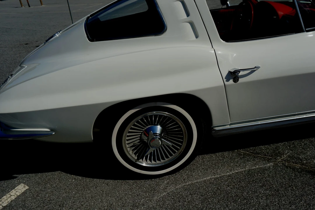 1963 Chevrolet Corvette C2 - Image 16 of 31