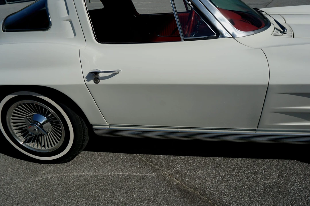 1963 Chevrolet Corvette C2 - Image 15 of 31