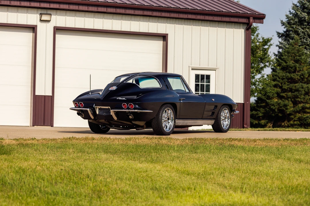 1963 Chevrolet Corvette C2 - Image 18 of 31