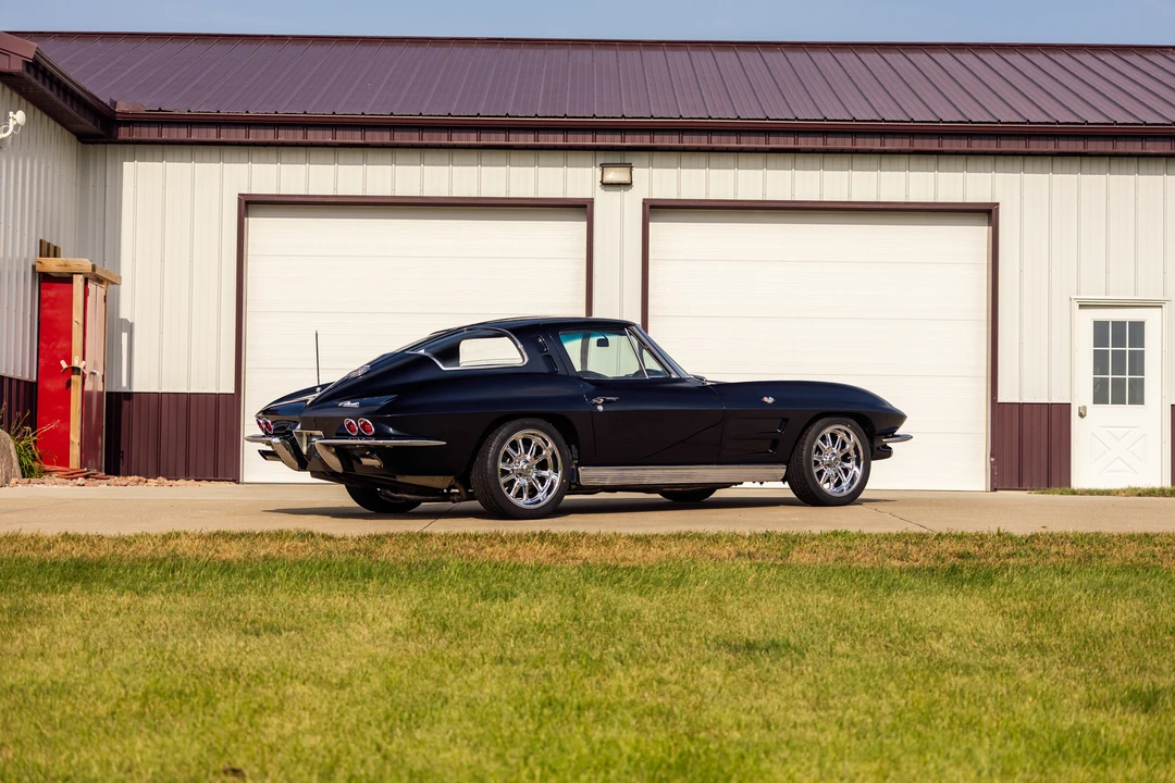 1963 Chevrolet Corvette C2 - Image 19 of 31