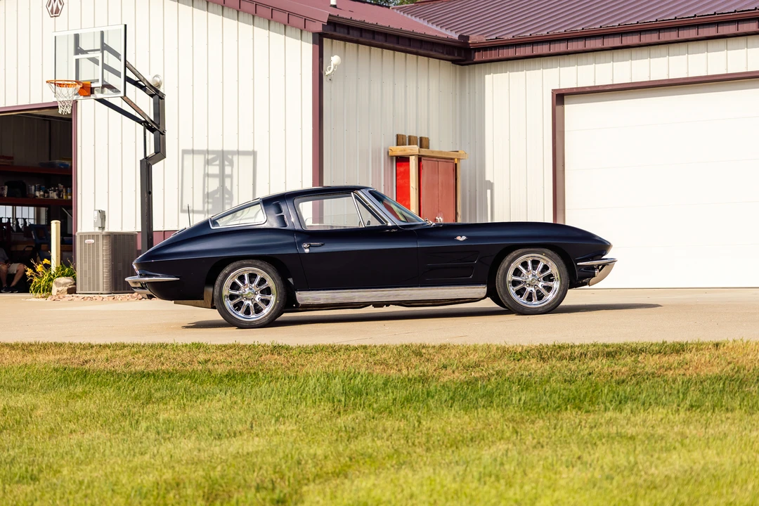 1963 Chevrolet Corvette C2 - Image 20 of 31