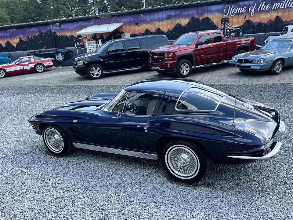 1963 Chevrolet Corvette C2 - Image 18 of 31