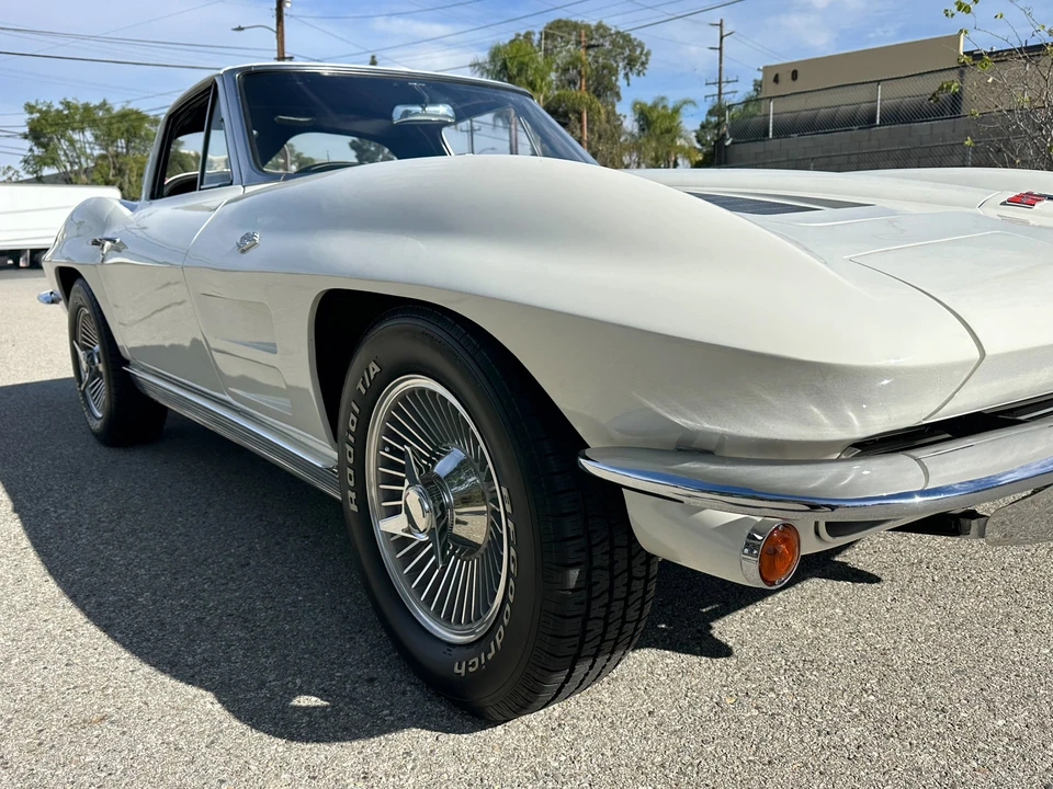 1963 Chevrolet Corvette C2 - Image 19 of 31