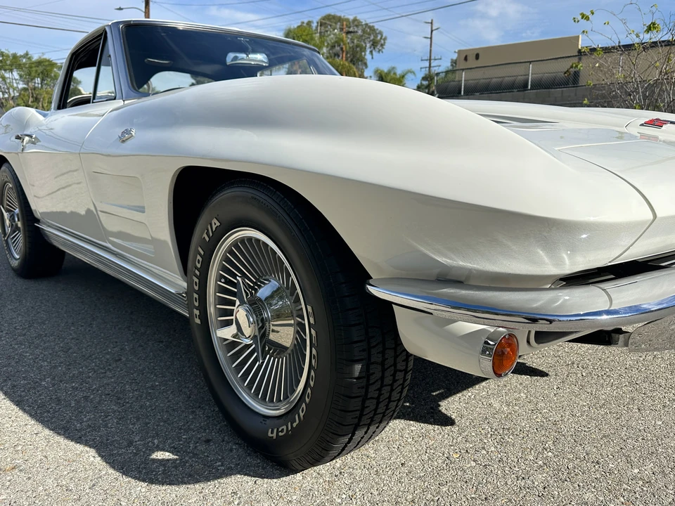 1963 Chevrolet Corvette C2 - Image 20 of 31