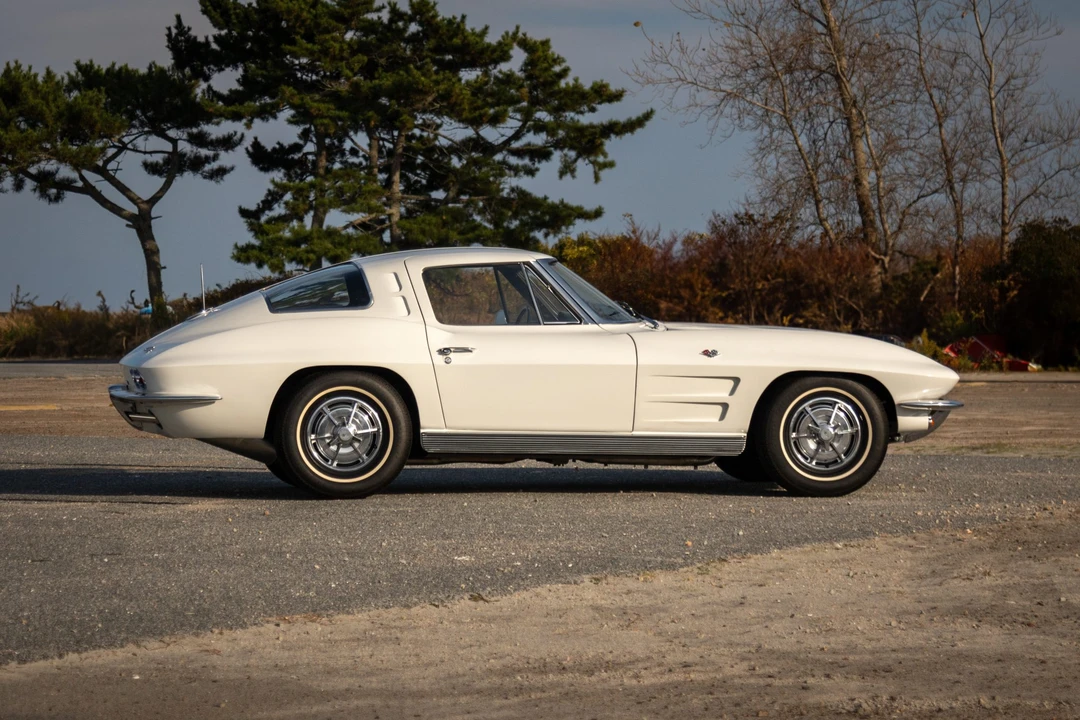 1963 Chevrolet Corvette C2 - Image 10 of 31