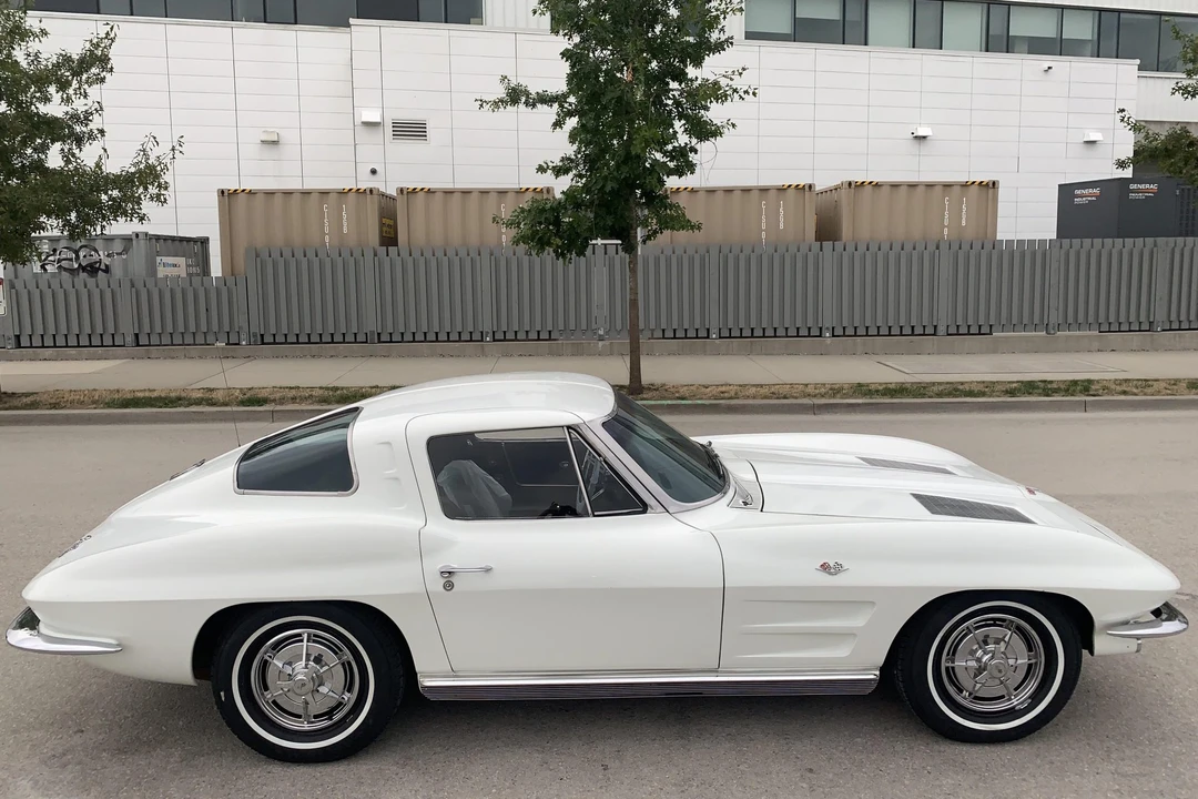 1963 Chevrolet Corvette C2 - Image 8 of 31
