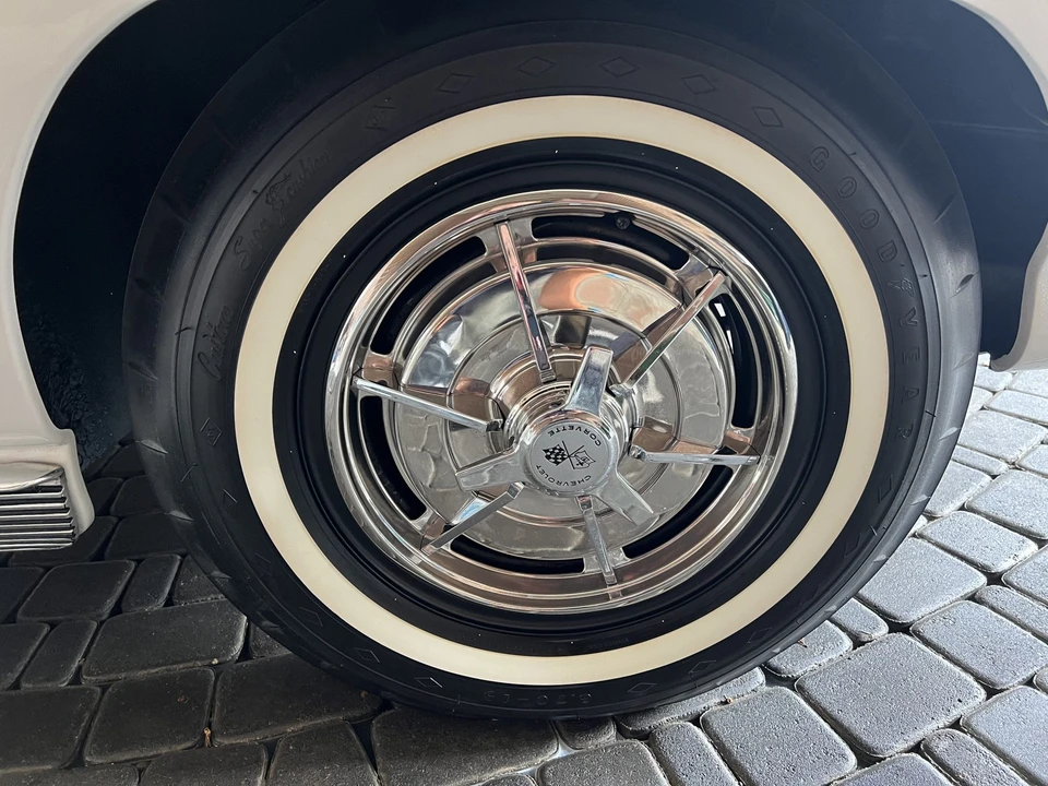 1963 Chevrolet Corvette C2 - Image 30 of 31
