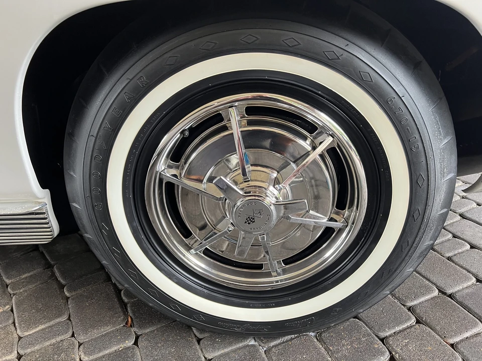 1963 Chevrolet Corvette C2 - Image 28 of 31