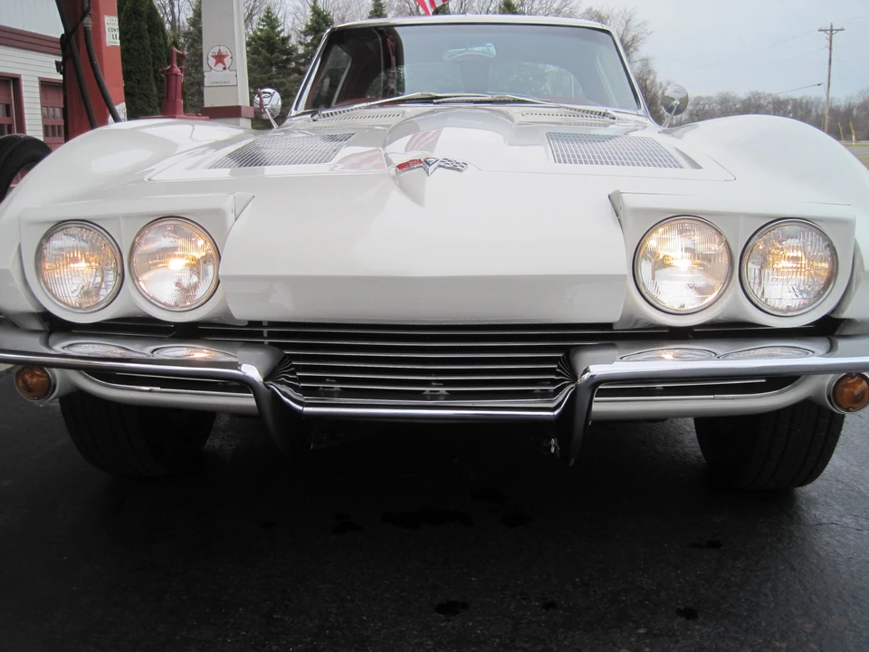 1963 Chevrolet Corvette C2 - Image 11 of 31