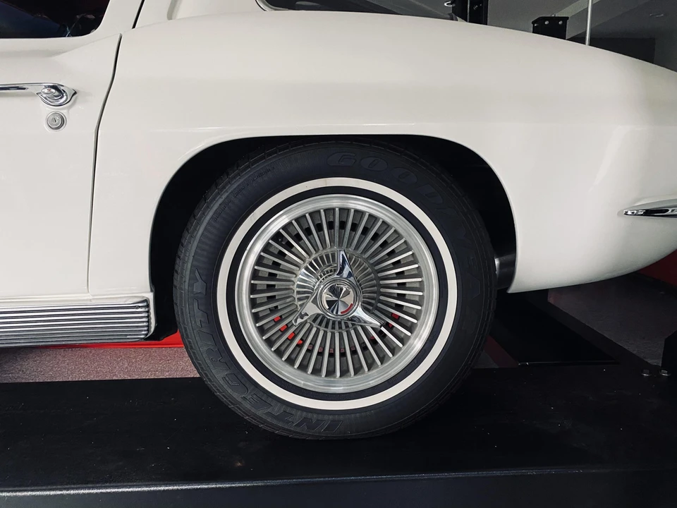 1963 Chevrolet Corvette C2 - Image 28 of 31