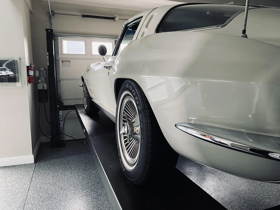 1963 Chevrolet Corvette C2 - Image 25 of 31