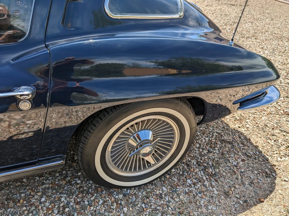 1963 Chevrolet Corvette C2 - Image 22 of 31