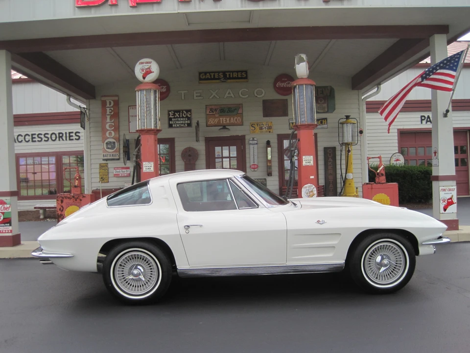 1963 Chevrolet Corvette C2 - Image 13 of 31