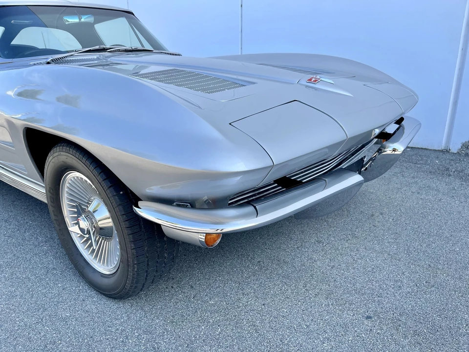 1963 Chevrolet Corvette C2 - Image 24 of 31
