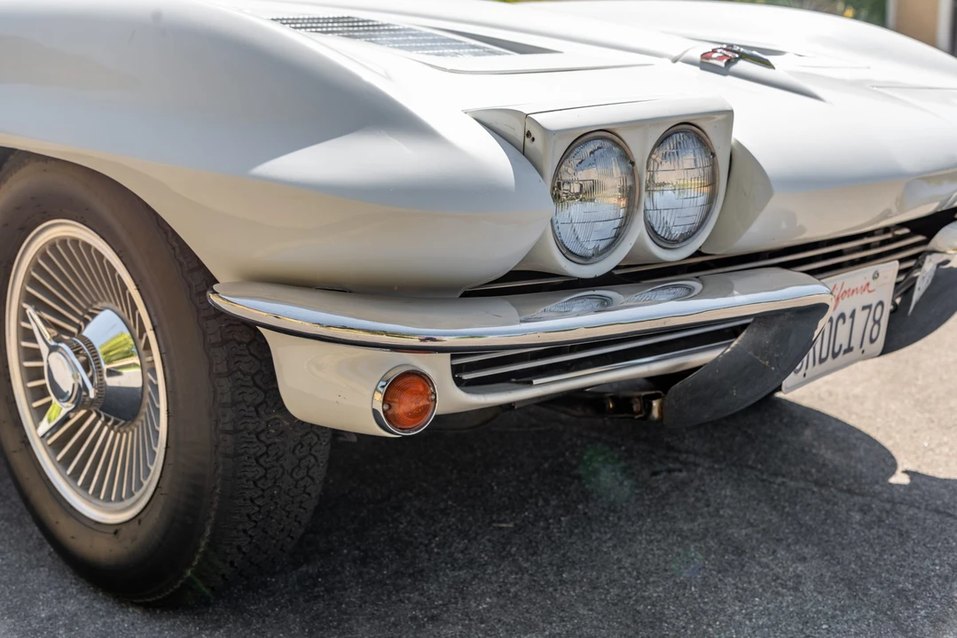 1963 Chevrolet Corvette C2 - Image 15 of 31