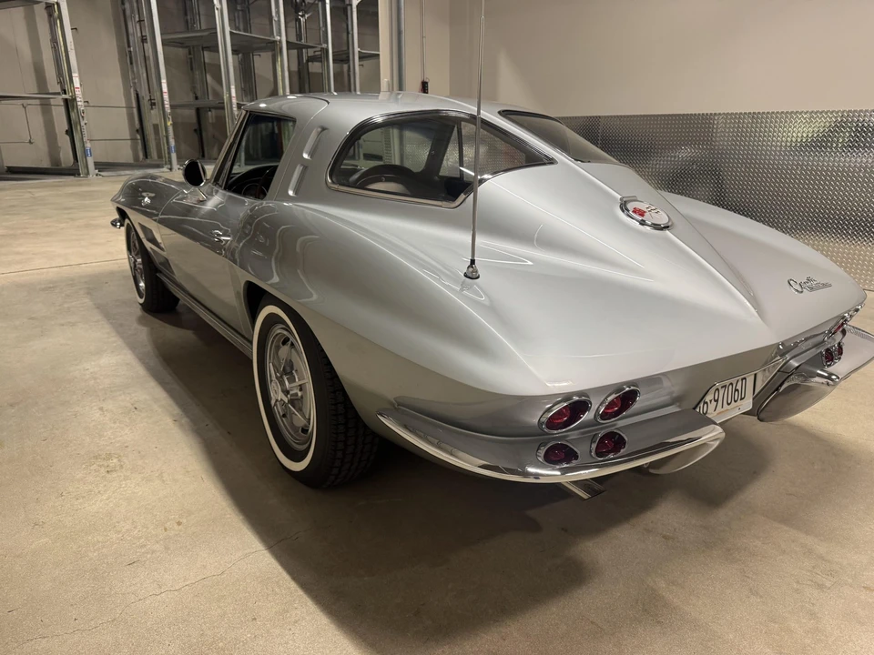 1963 Chevrolet Corvette C2 - Image 25 of 31