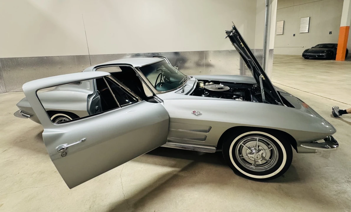 1963 Chevrolet Corvette C2 - Image 16 of 31