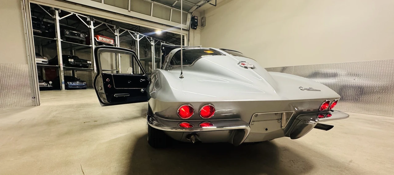 1963 Chevrolet Corvette C2 - Image 17 of 31
