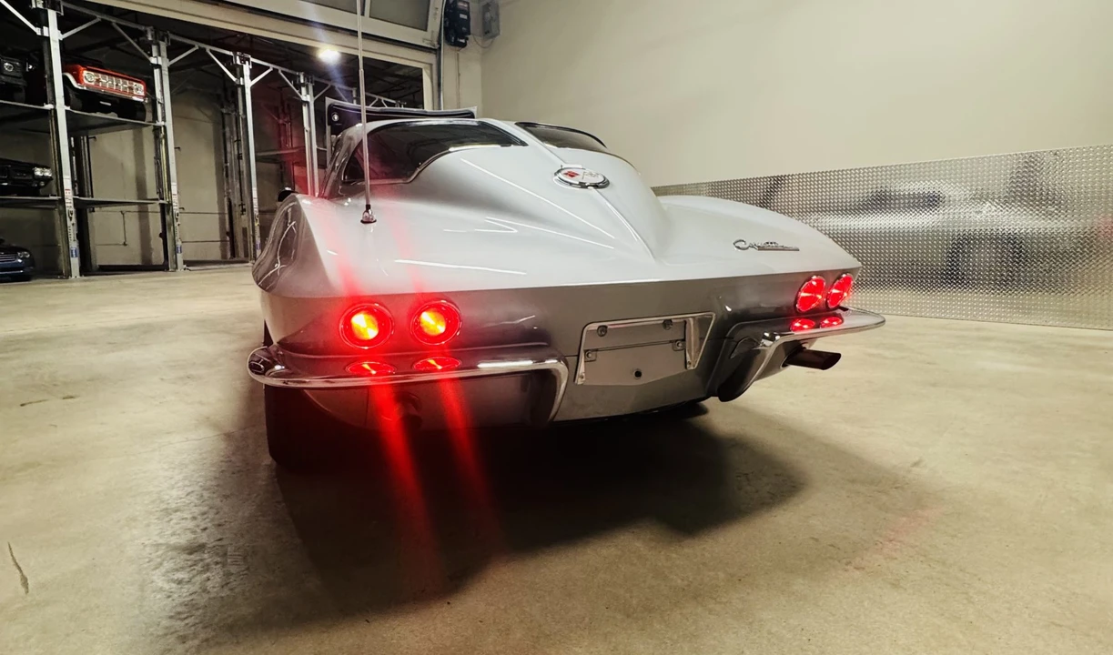 1963 Chevrolet Corvette C2 - Image 18 of 31