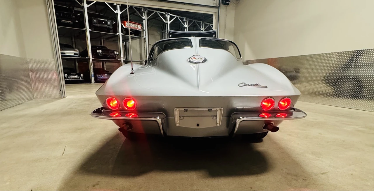 1963 Chevrolet Corvette C2 - Image 19 of 31