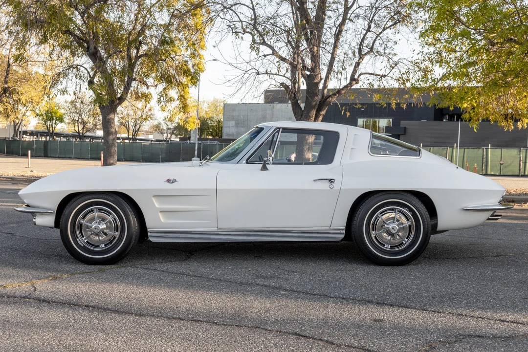 1963 Chevrolet Corvette C2 - Image 3 of 31
