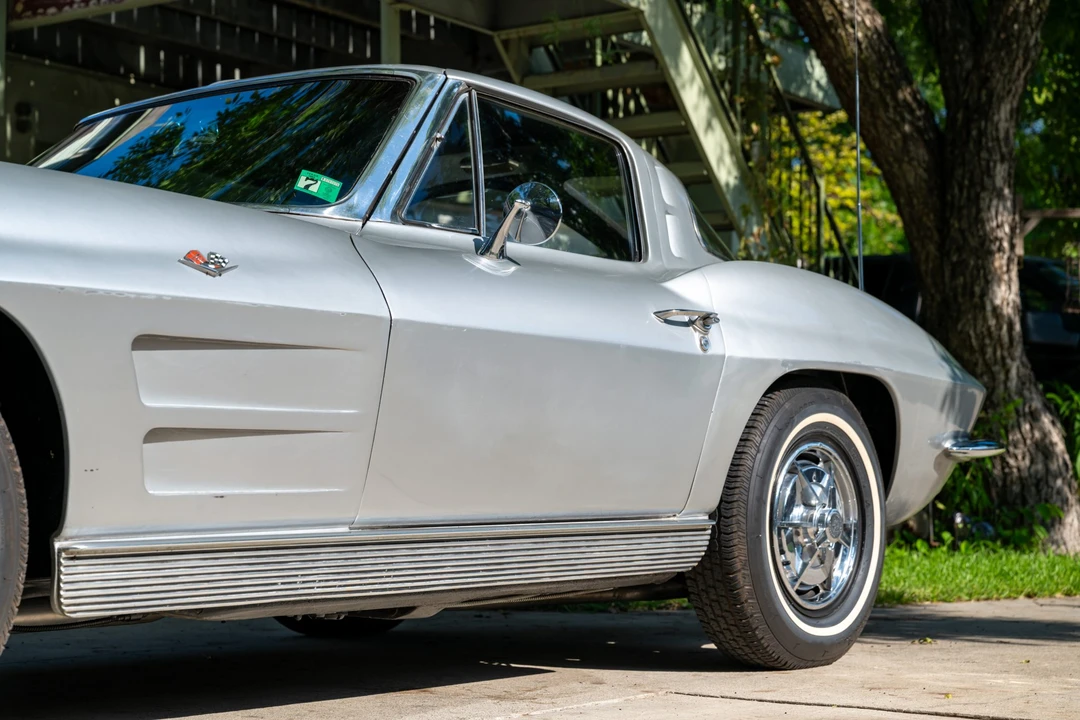 1963 Chevrolet Corvette C2 - Image 18 of 31