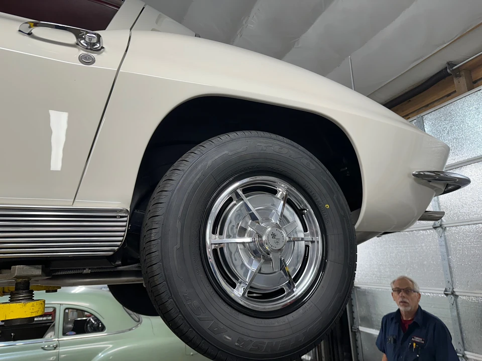 1963 Chevrolet Corvette C2 - Image 25 of 31