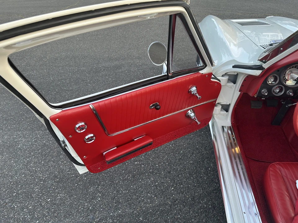1963 Chevrolet Corvette C2 - Image 29 of 31
