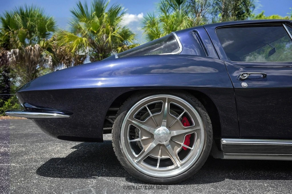 1963 Chevrolet Corvette C2 - Image 10 of 24
