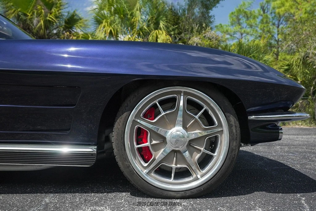 1963 Chevrolet Corvette C2 - Image 11 of 24