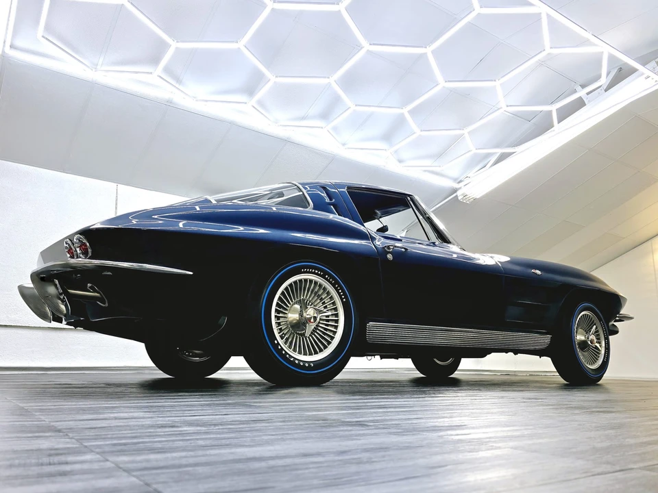 1963 Chevrolet Corvette C2 - Image 15 of 31