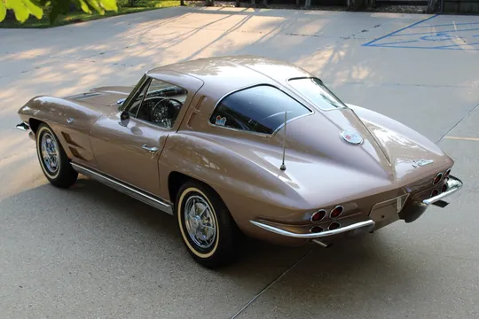 1963 Chevrolet Corvette Split-Window Coupe L75 327/300 4-Speed