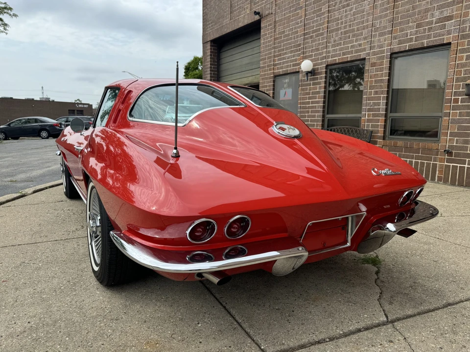 1963 Chevrolet Corvette C2 - Image 10 of 31