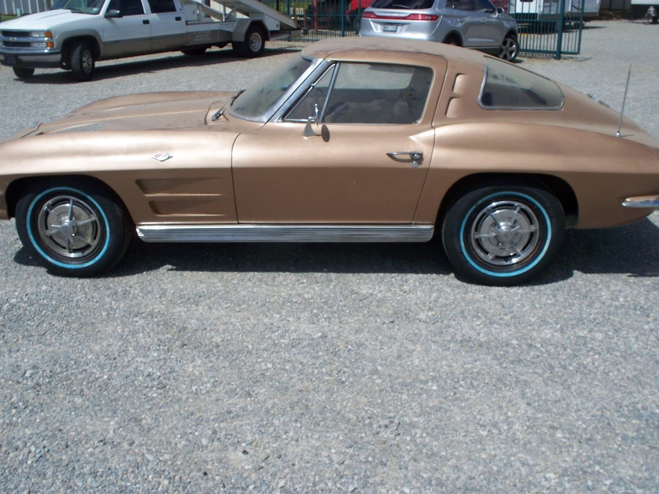 1963 Chevrolet Corvette C2 - Image 10 of 31