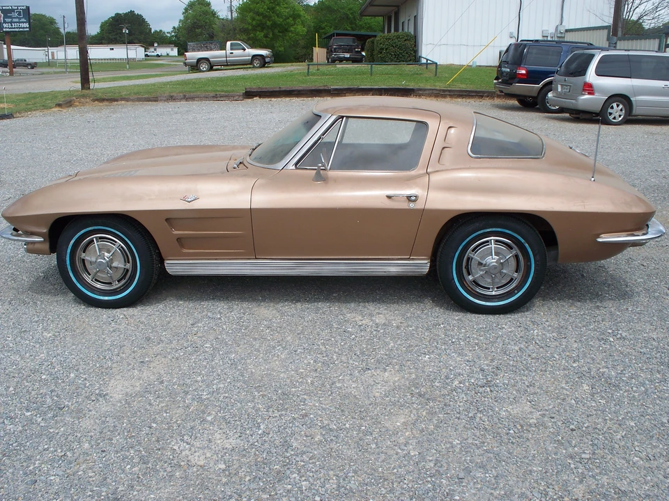 1963 Chevrolet Corvette C2 - Image 3 of 31
