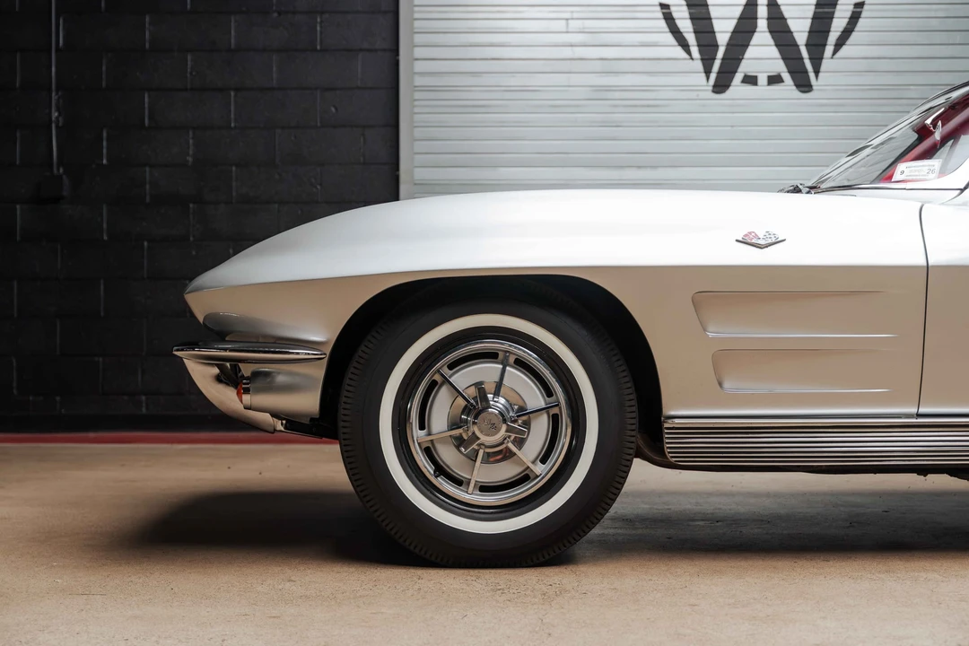 1963 Chevrolet Corvette C2 - Image 18 of 31