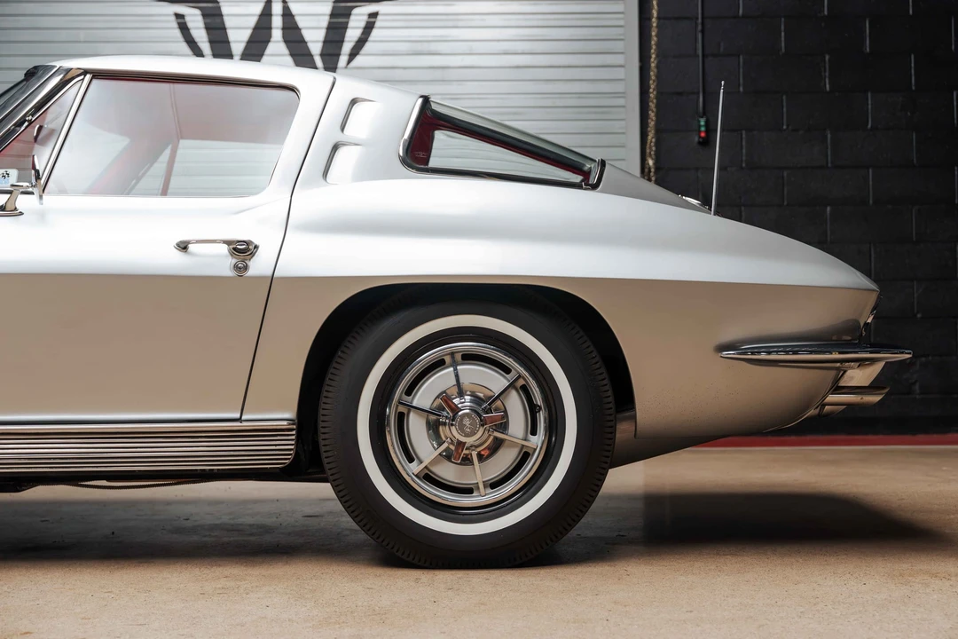 1963 Chevrolet Corvette C2 - Image 19 of 31