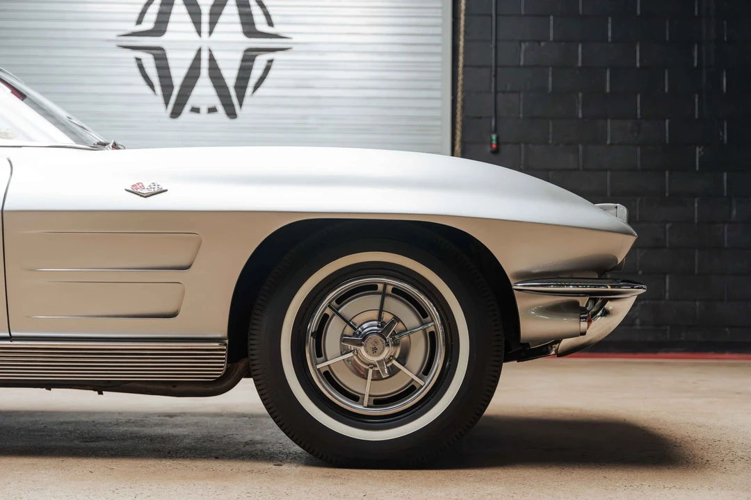 1963 Chevrolet Corvette C2 - Image 21 of 31
