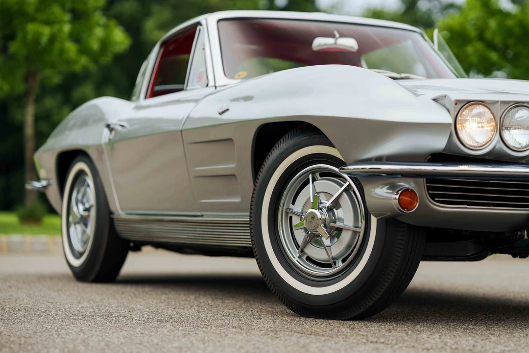 1963 Chevrolet Corvette C2 - Image 16 of 31