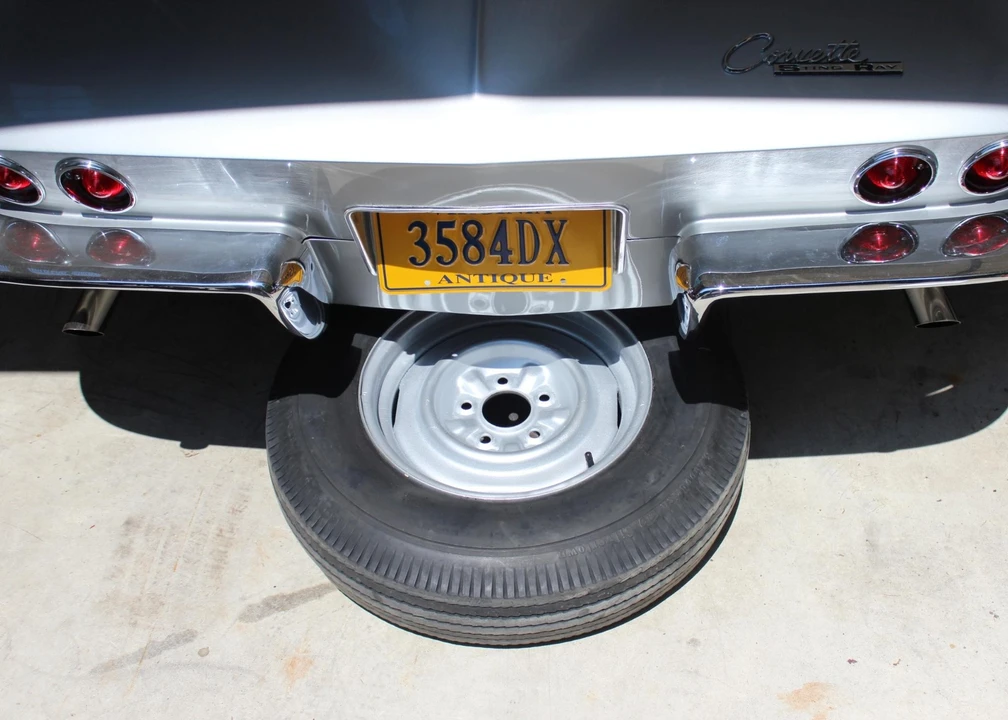 1963 Chevrolet Corvette C2 - Image 23 of 31