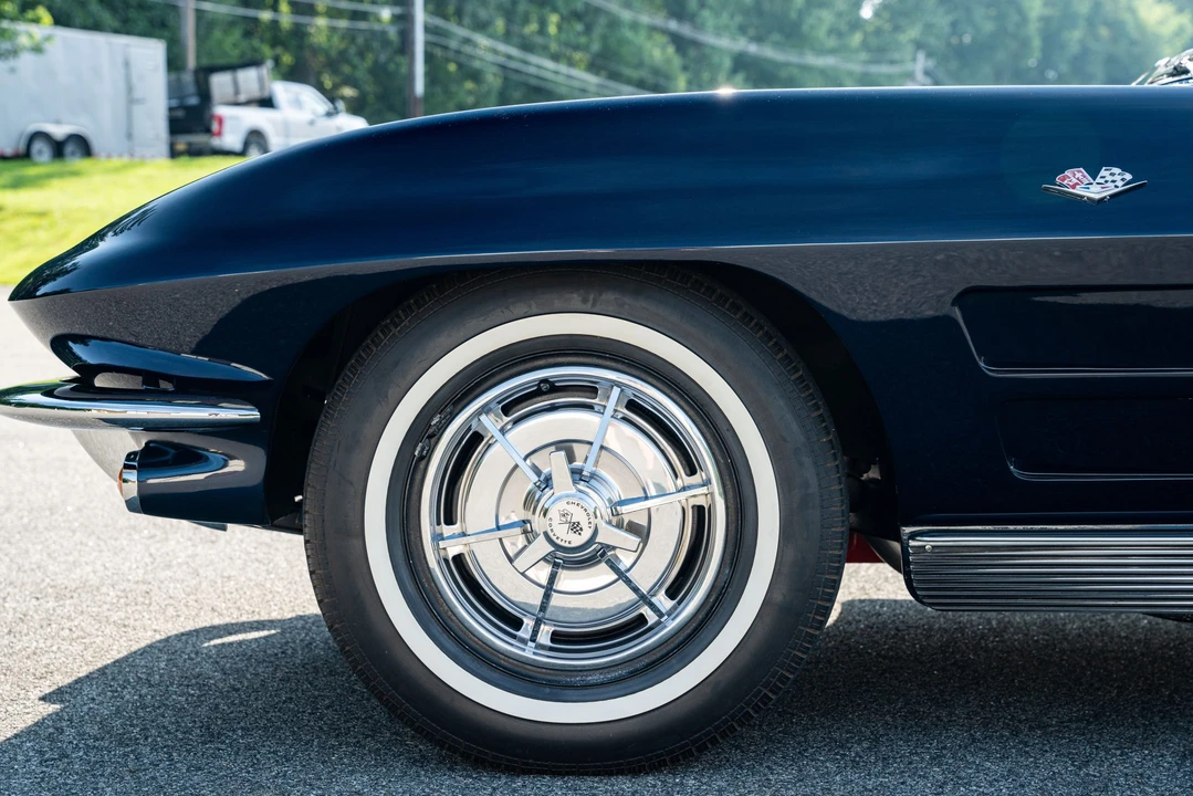 1963 Chevrolet Corvette C2 - Image 30 of 31