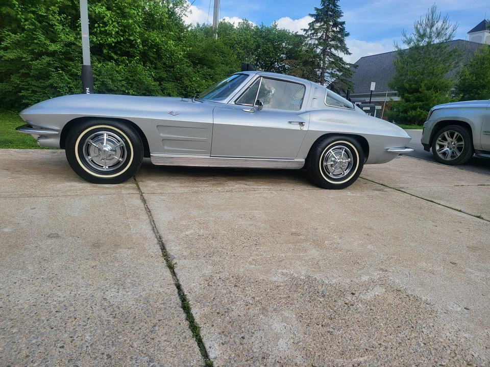 1963 Chevrolet Corvette C2 - Image 11 of 31
