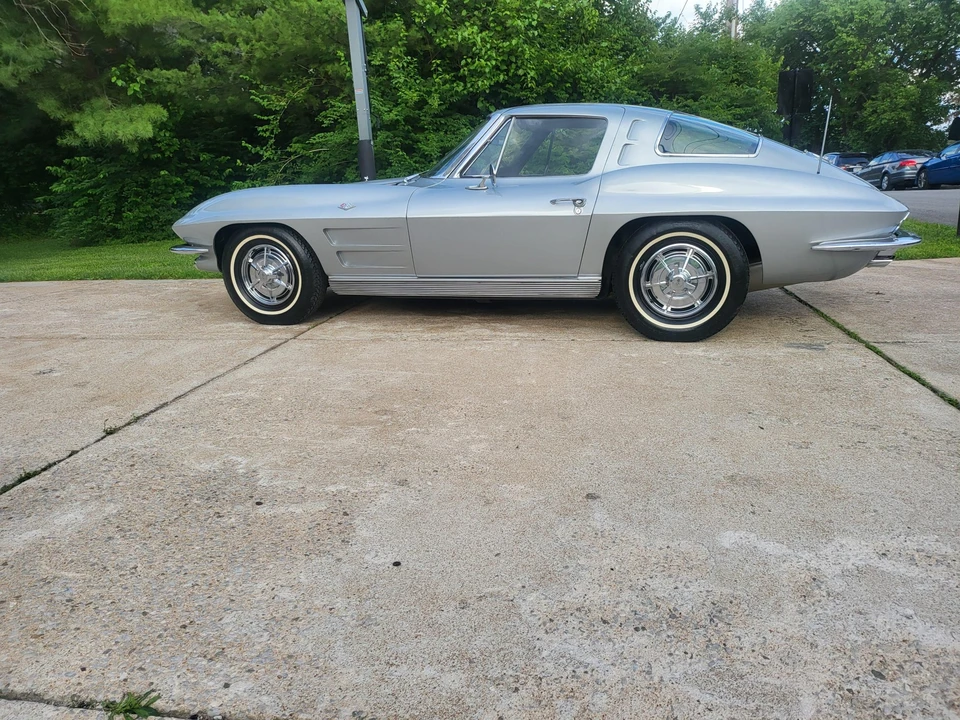 1963 Chevrolet Corvette C2 - Image 10 of 31