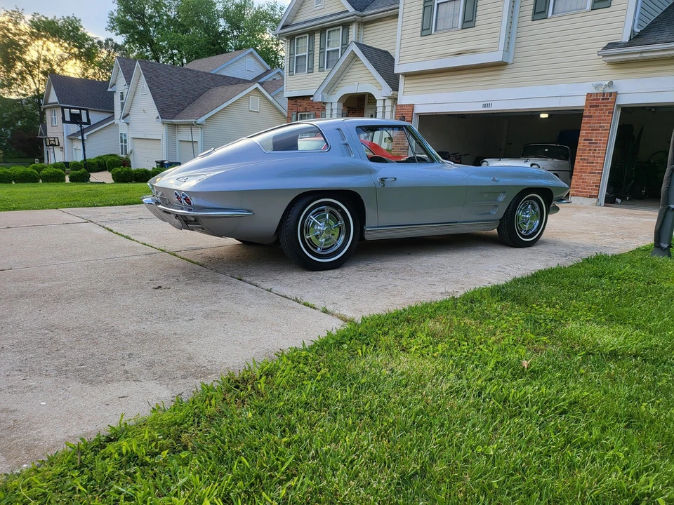 1963 Chevrolet Corvette C2 - Image 30 of 31