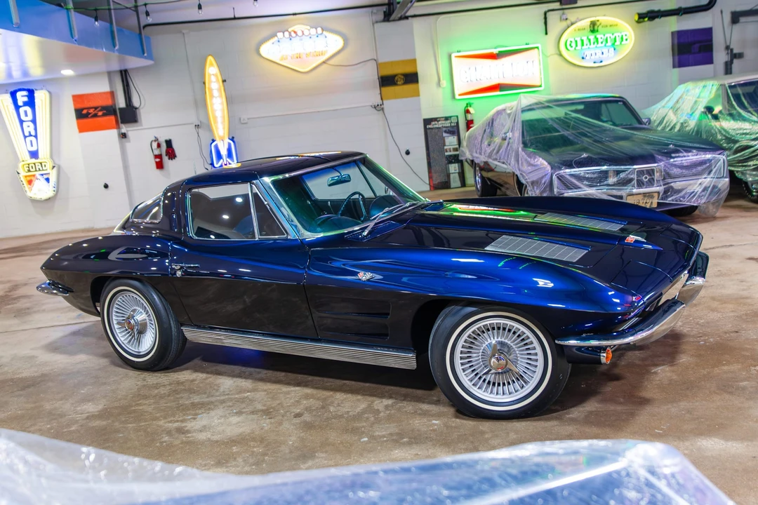 1963 Chevrolet Corvette C2 - Image 24 of 31