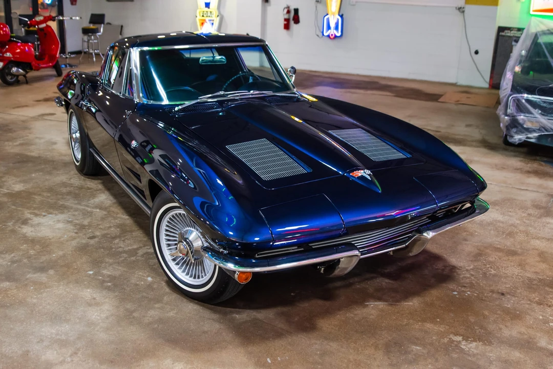 1963 Chevrolet Corvette C2 - Image 11 of 31