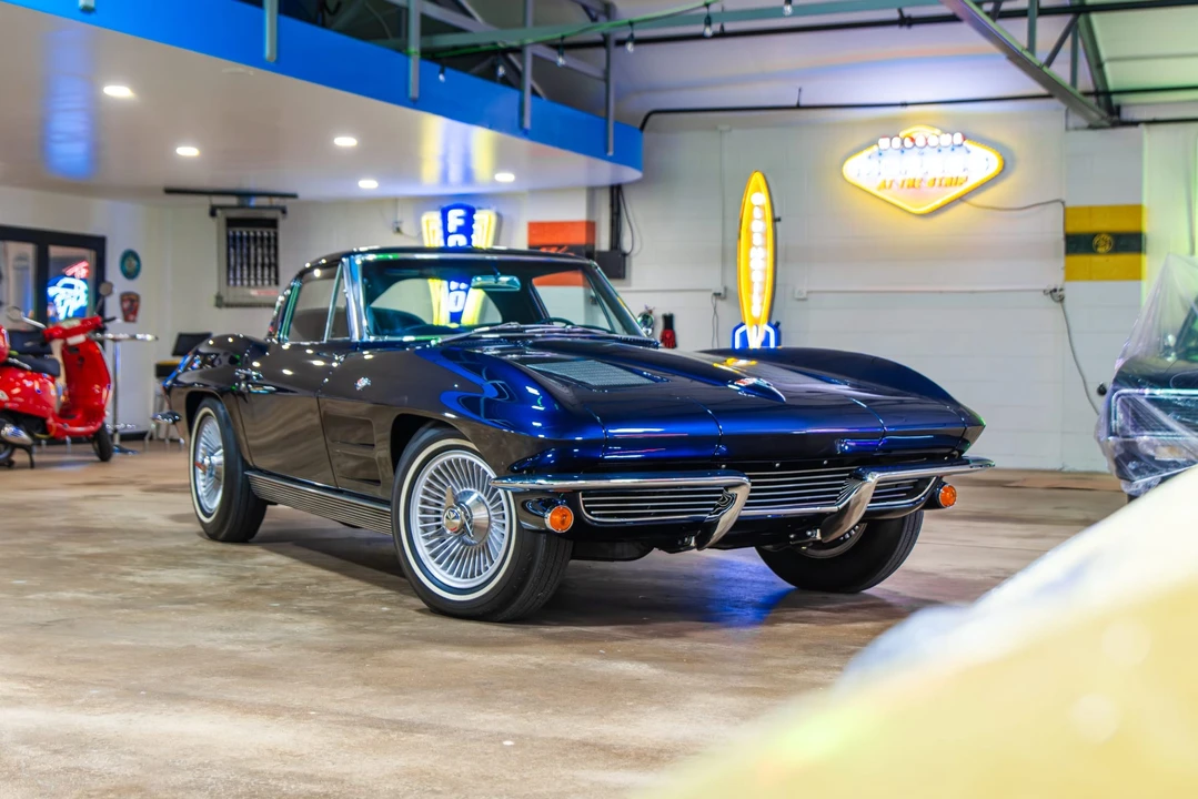 1963 Chevrolet Corvette C2 - Image 10 of 31