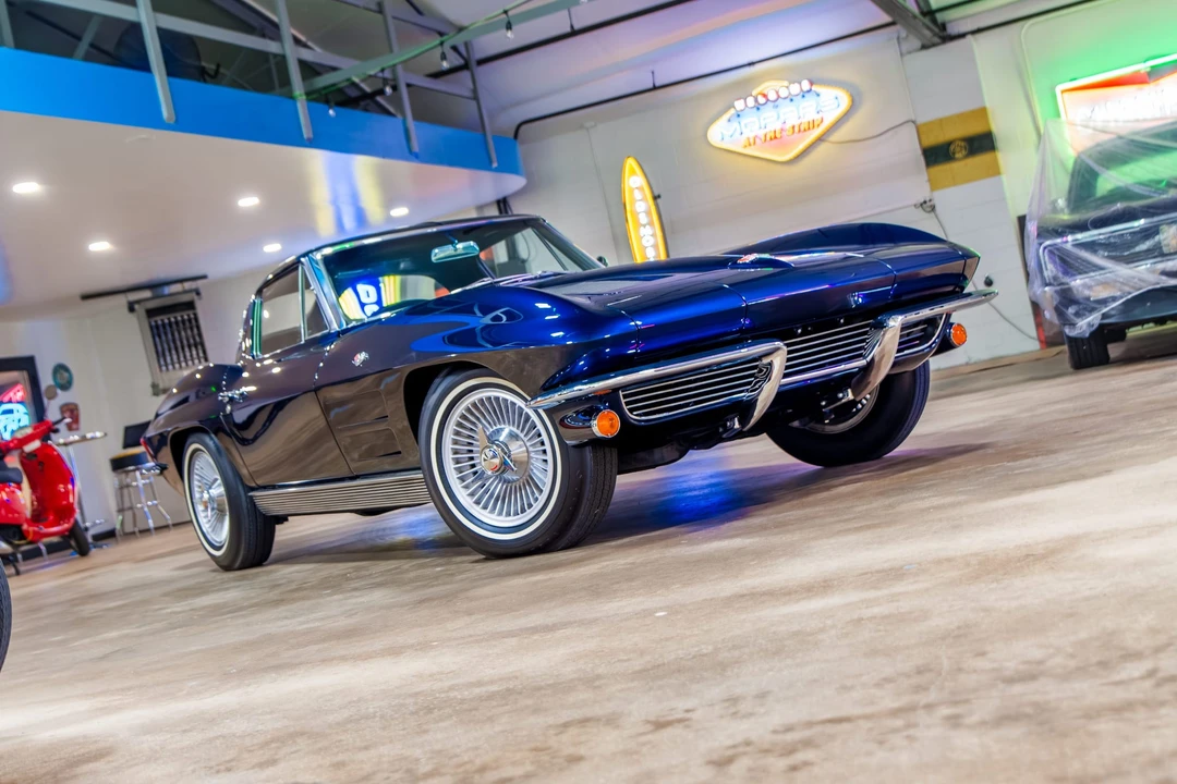 1963 Chevrolet Corvette C2 - Image 20 of 31
