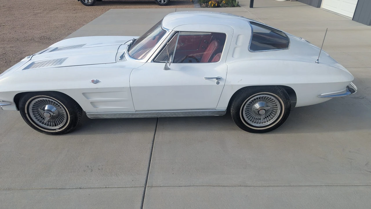 1963 Chevrolet Corvette C2 - Image 16 of 31