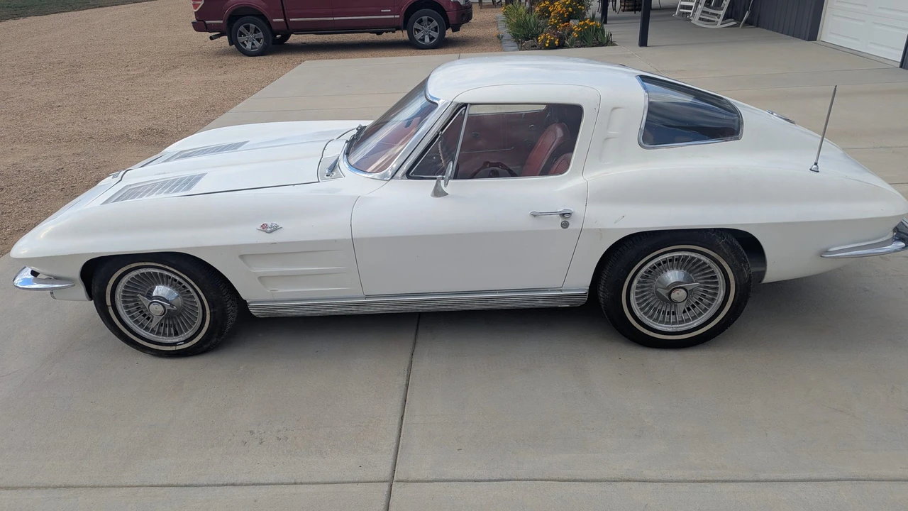 1963 Chevrolet Corvette C2 - Image 17 of 31